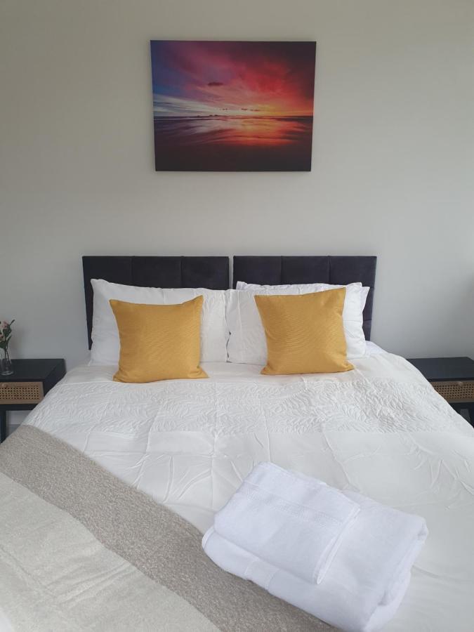 1 & 2 Bed Apartments - Desborough, Kettering, Cosy, Parking, Family, Wifi Extérieur photo