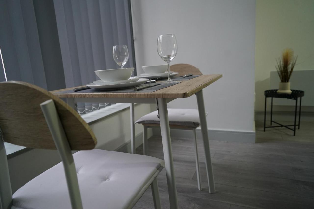 1 & 2 Bed Apartments - Desborough, Kettering, Cosy, Parking, Family, Wifi Extérieur photo