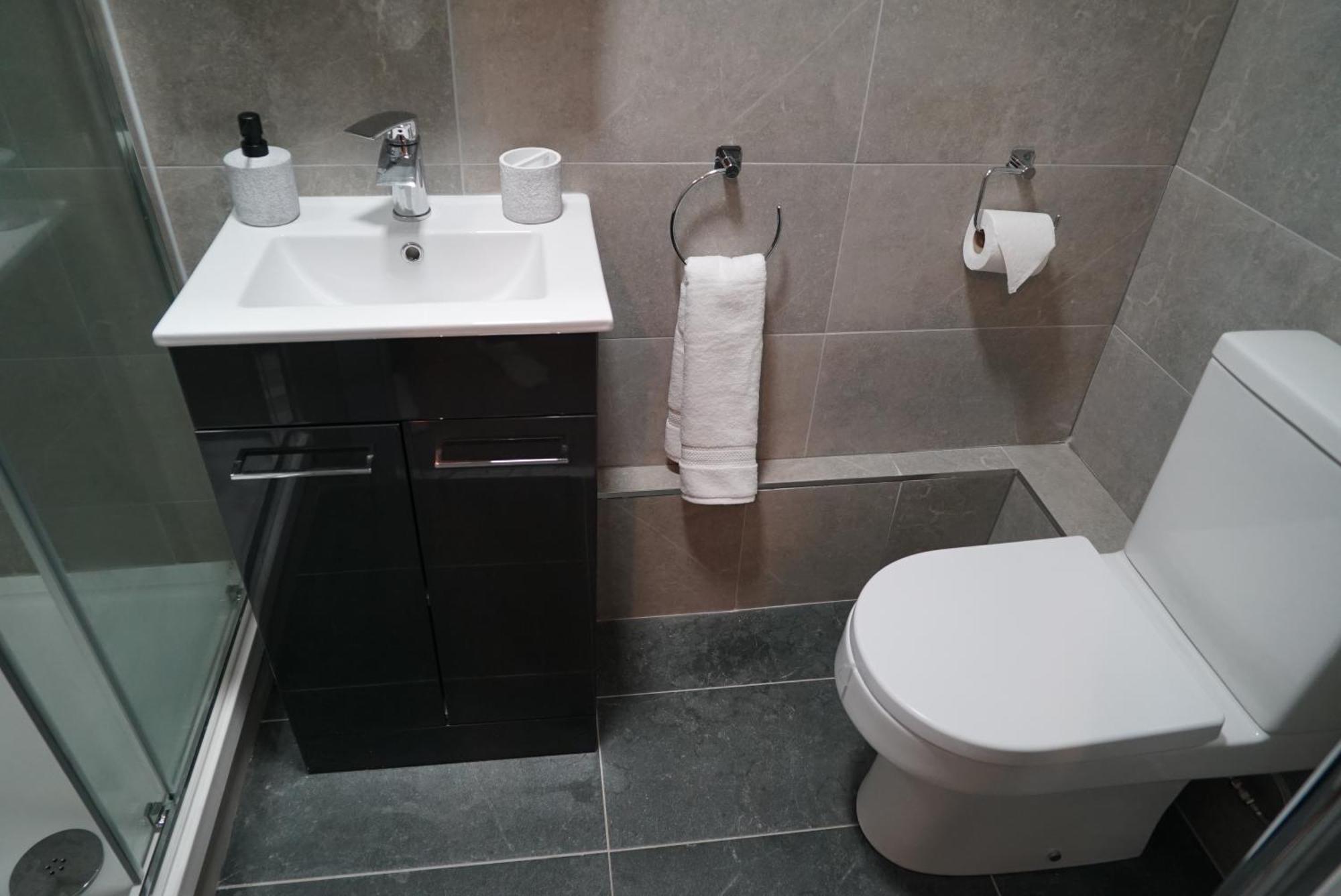 1 & 2 Bed Apartments - Desborough, Kettering, Cosy, Parking, Family, Wifi Extérieur photo
