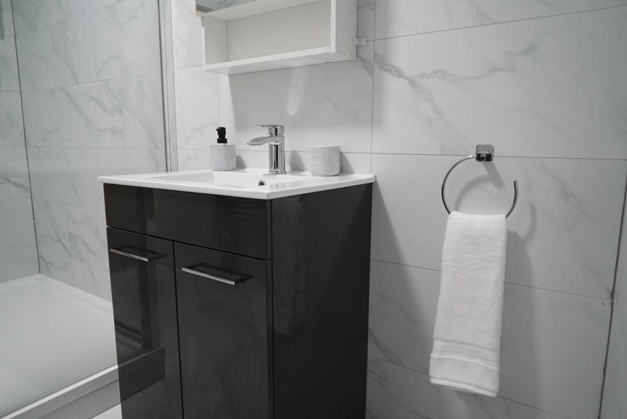 1 & 2 Bed Apartments - Desborough, Kettering, Cosy, Parking, Family, Wifi Extérieur photo