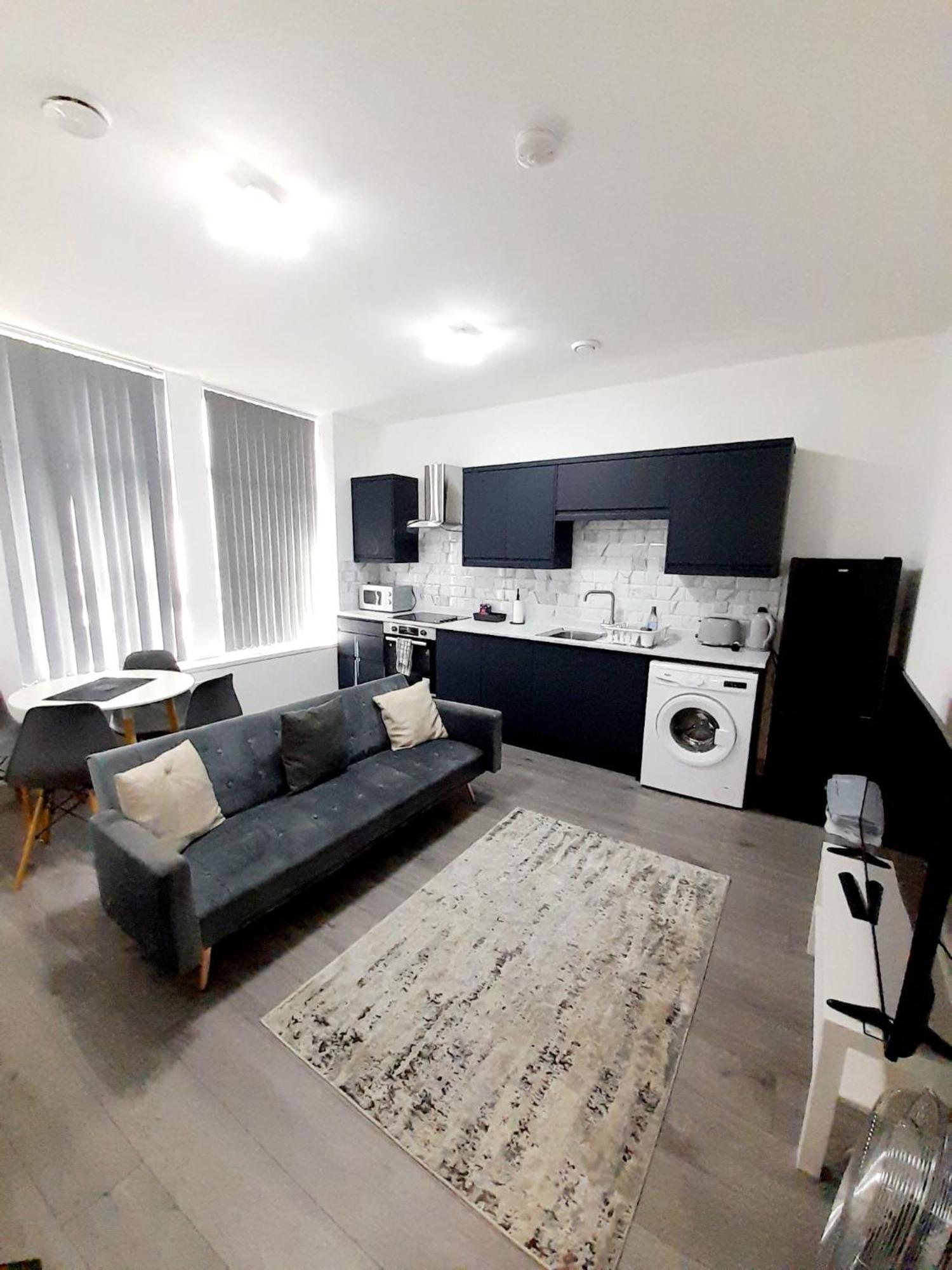 1 & 2 Bed Apartments - Desborough, Kettering, Cosy, Parking, Family, Wifi Extérieur photo